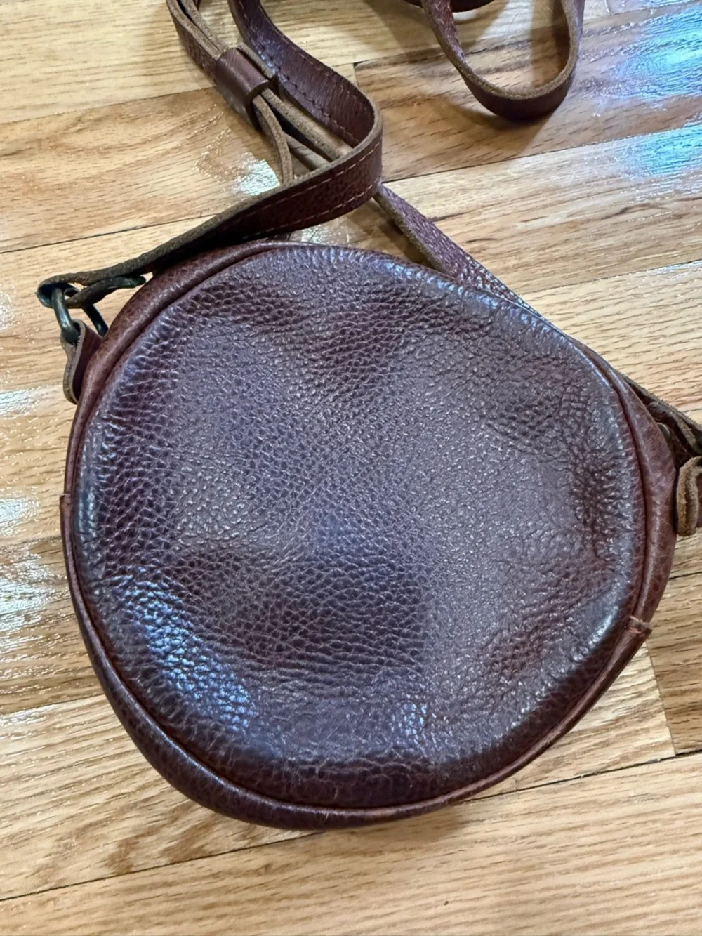 Portland Leather Crossbody Bag - Picture 3 of 6